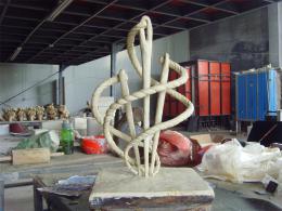 hj1715 不銹鋼雕塑-針線(xiàn)之魅 小稿_青島國(guó)際服裝城不銹鋼雕塑、石雕、玻璃鋼雕塑_濱州宏景雕塑有限公司