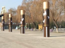 hj1608 室外大型燈柱—十二生肖景觀(guān)燈雕塑_室外大型燈柱—十二生肖景觀(guān)燈雕塑_濱州宏景雕塑有限公司